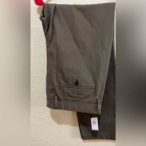 Old navy ultimate slim built-in flex pants 38x32